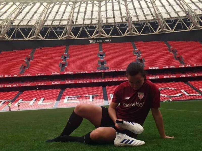 Eunate Arraiza – Left-handed Side on The Athletic Club of First Division in Spain